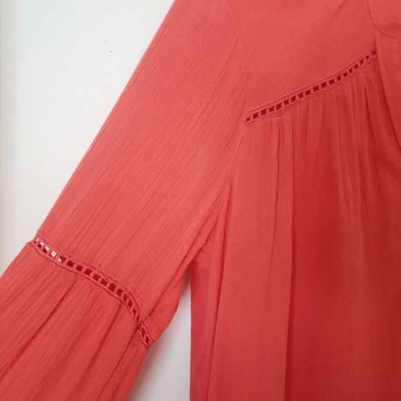 NEW Hollister Loose Fitting Blouse Cutout Details - Picture 3 of 7